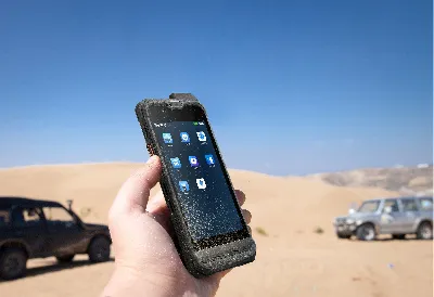 Hytera представила рацию PNC460U с функциями смартфона